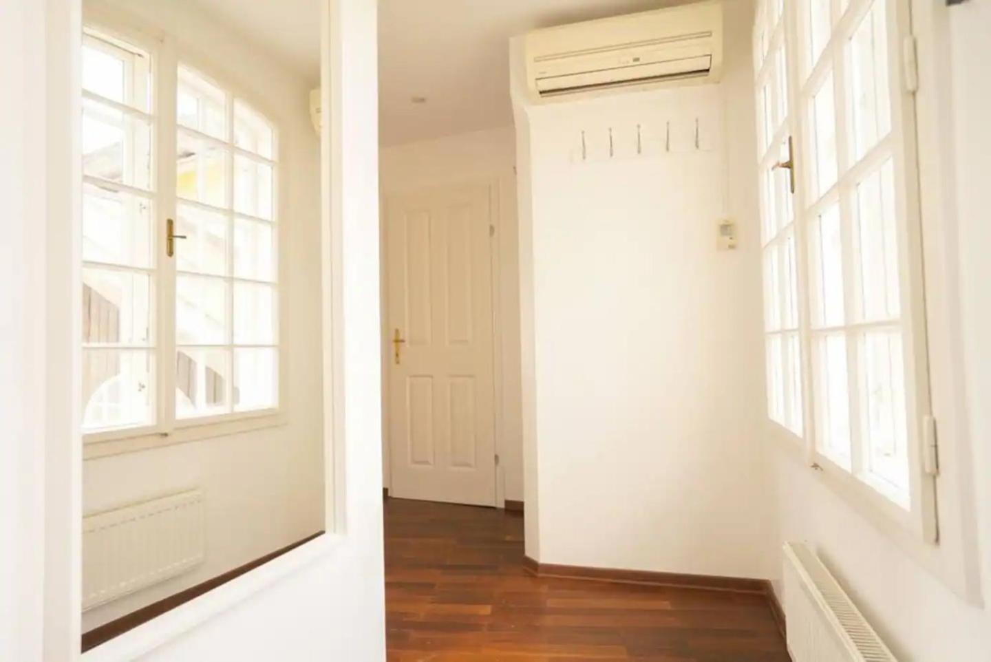 Authentic Austrian Flat In The South Of Vienna Apartment โมดลิง ภายนอก รูปภาพ
