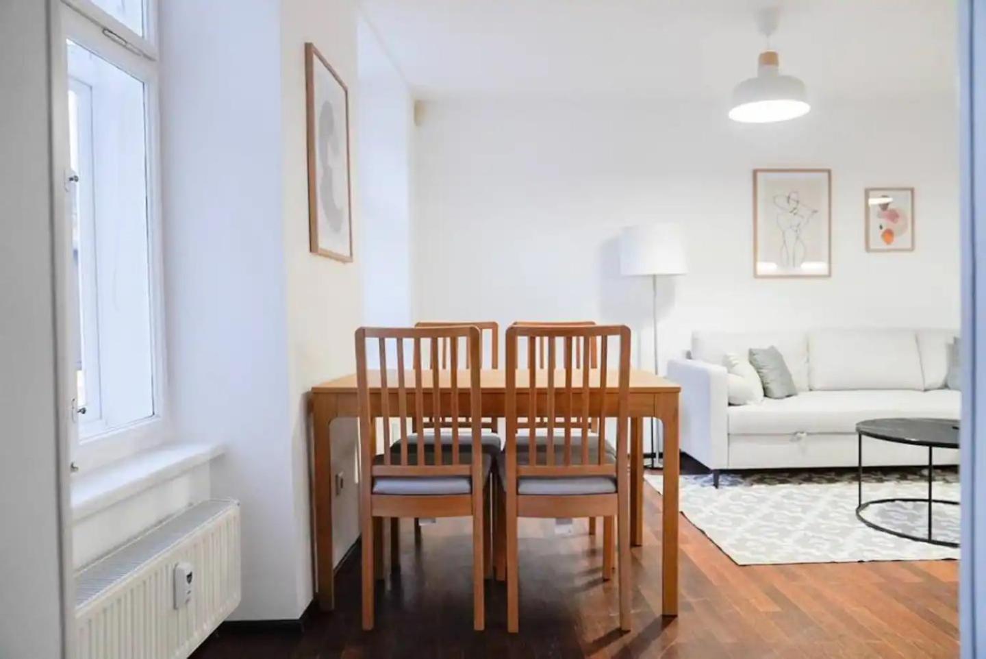 Authentic Austrian Flat In The South Of Vienna Apartment โมดลิง ภายนอก รูปภาพ
