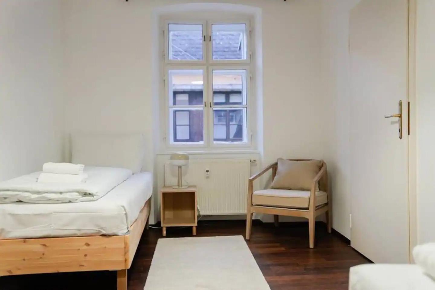 Authentic Austrian Flat In The South Of Vienna Apartment โมดลิง ภายนอก รูปภาพ