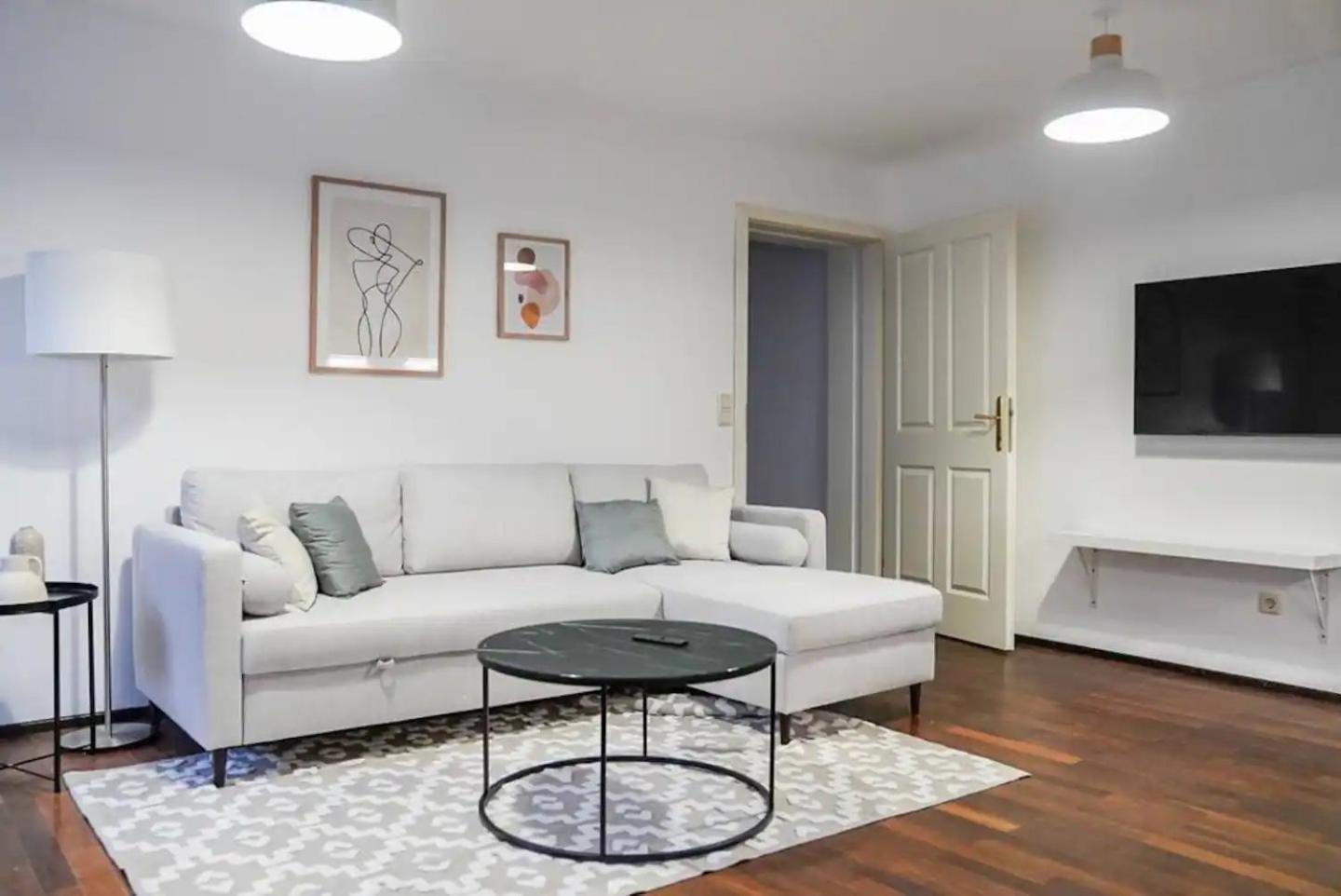 Authentic Austrian Flat In The South Of Vienna Apartment โมดลิง ภายนอก รูปภาพ